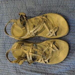 Chaco Cloud || Women's 10 || Black & Grey Adjustable Strap Sandals